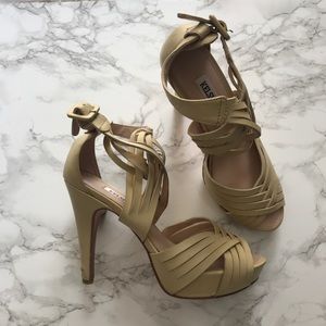 KELSI DAGGER - Platform Criss Cross Pumps